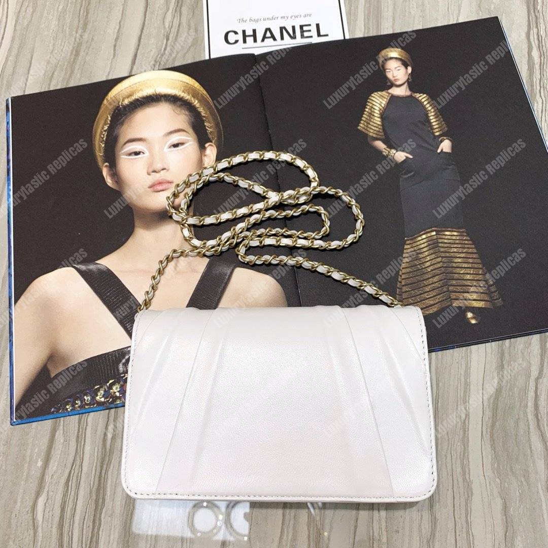 Ch*el wallet on chain – woc pleated lambskin white gold-toned