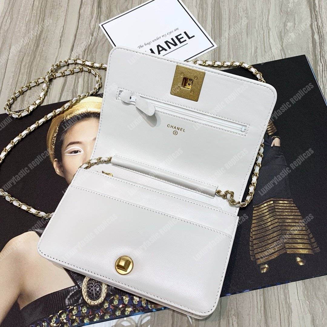 Ch*el wallet on chain – woc pleated lambskin white gold-toned