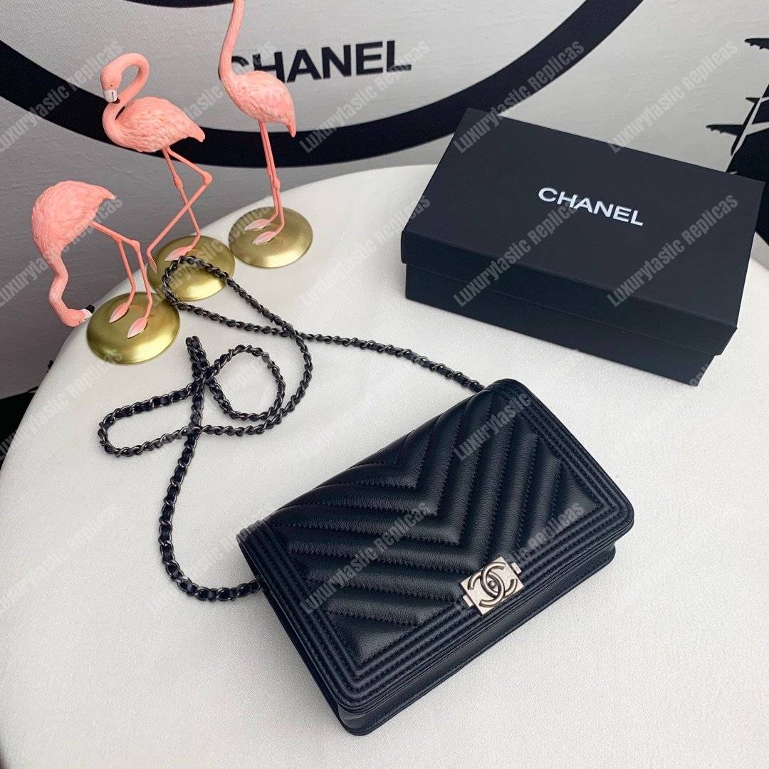 Ch*el le boy wallet on chain – woc black chevron lambskin