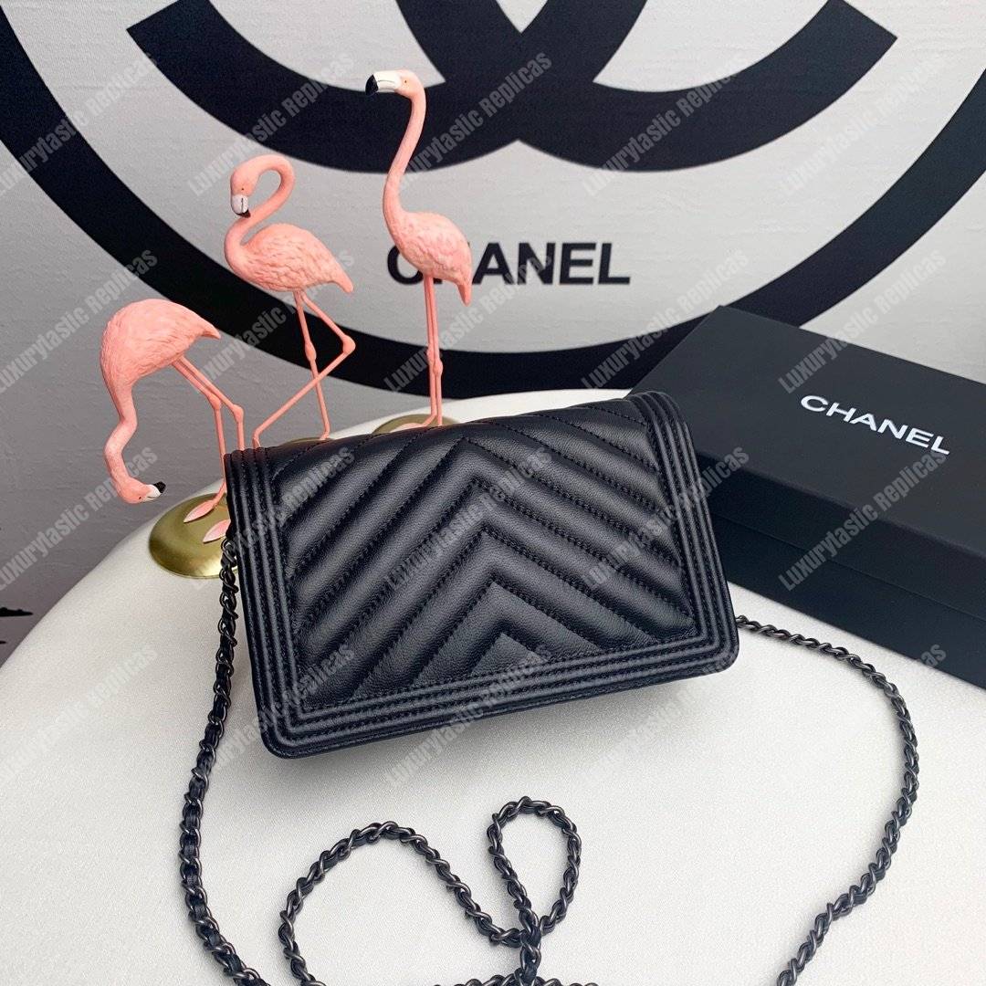 Ch*el le boy wallet on chain – woc black chevron lambskin