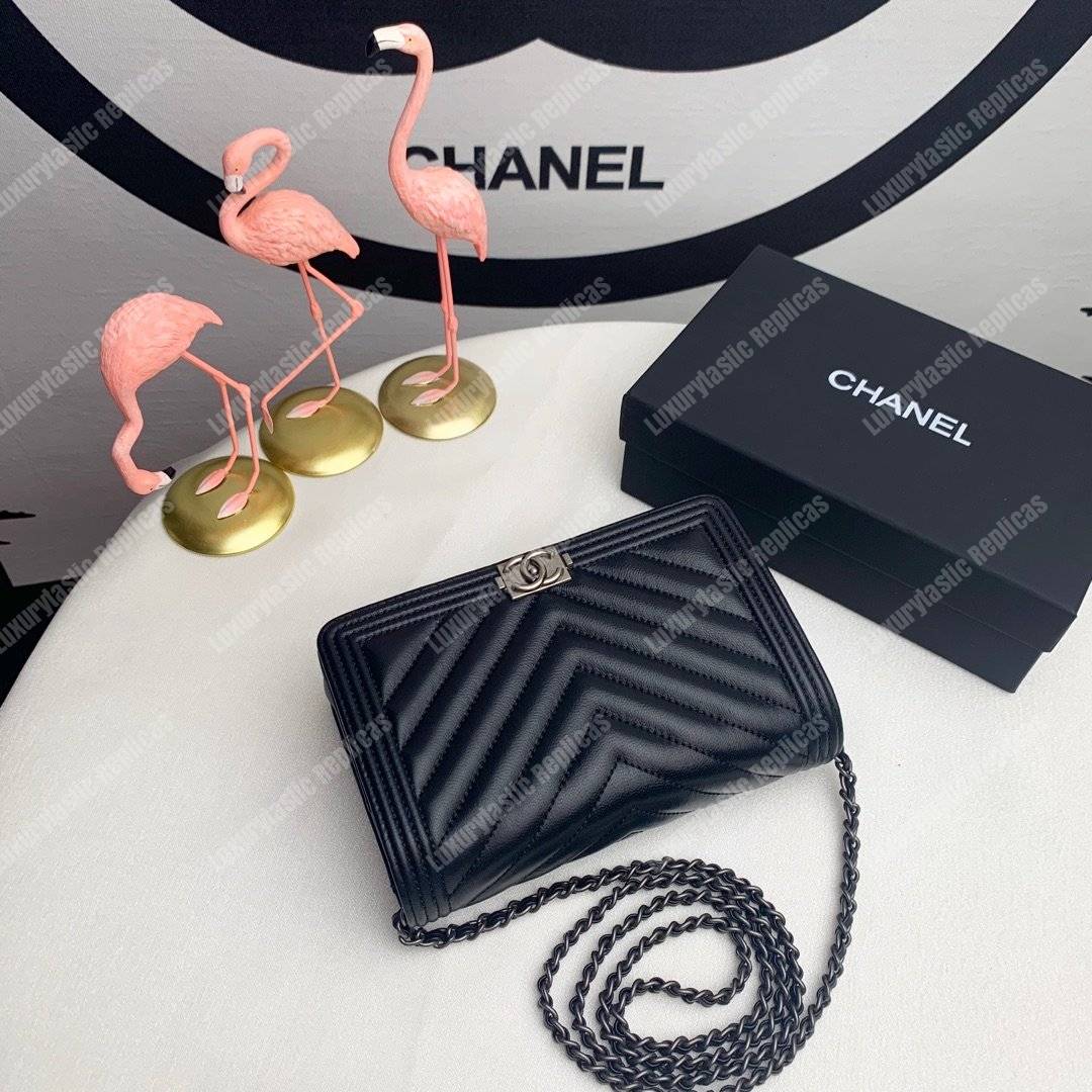 Ch*el le boy wallet on chain – woc black chevron lambskin