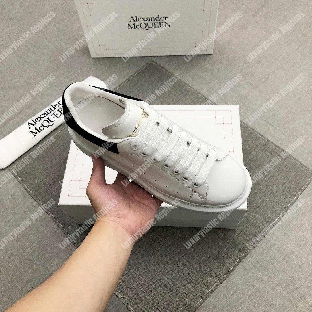 Alexander McQueen Oversized Sneaker Ivory/Black