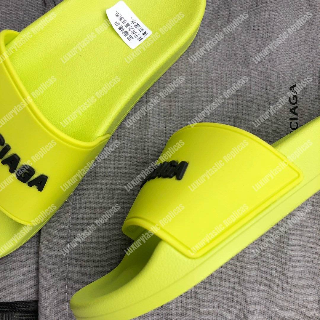 Ba*len*cia*ga pool slide sandal lime