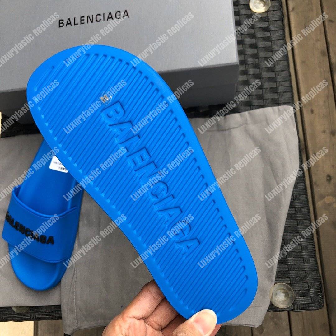 Ba*len*cia*ga pool slide sandal blue/black