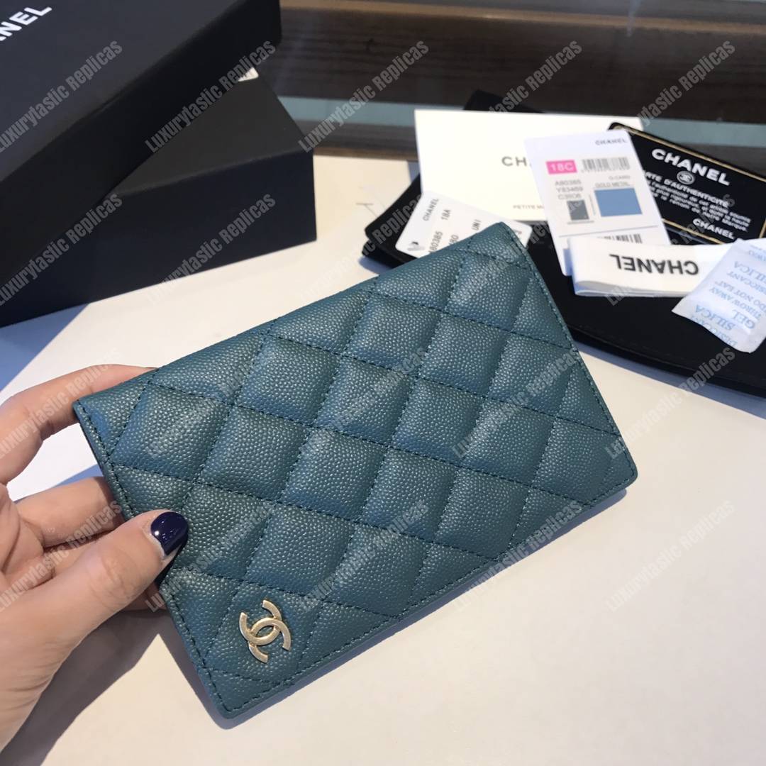 Classic Passport Holder Caviar Leather Turquoise