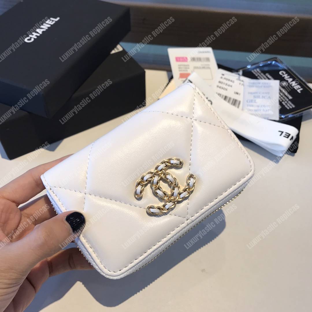 Ch*el 19 zipped coin purse white