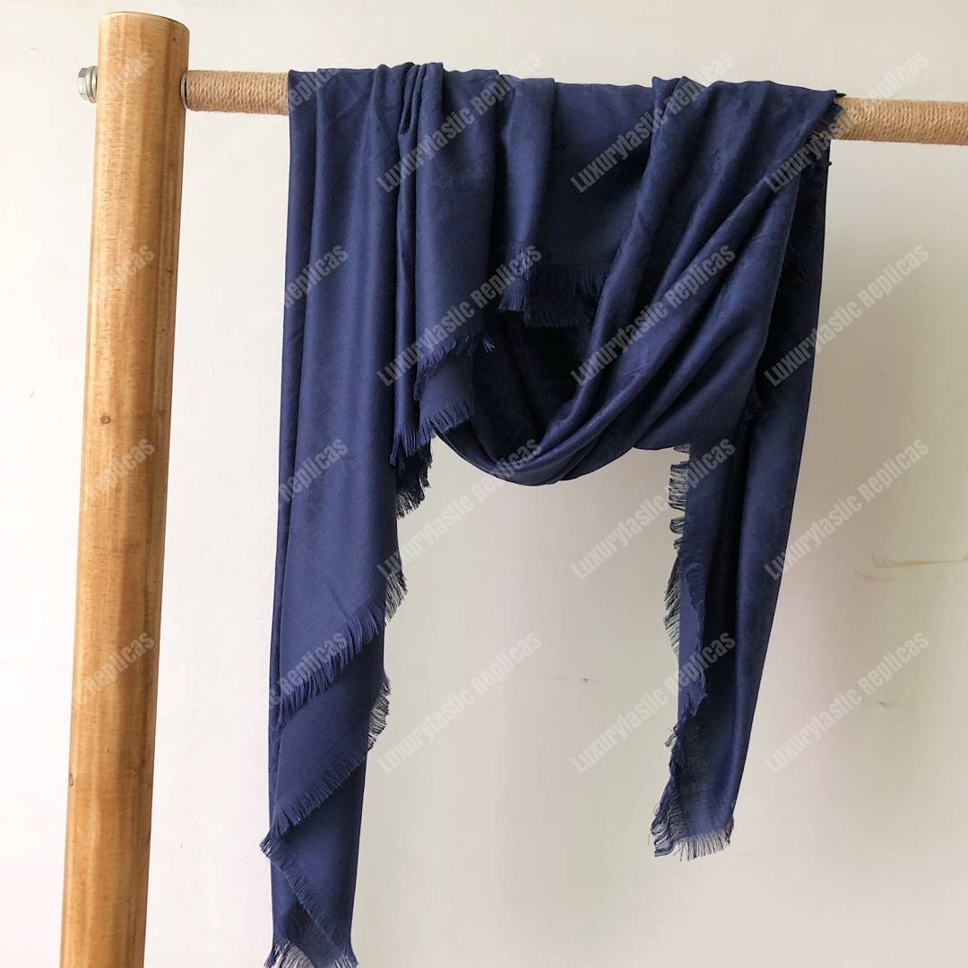 CD Blue Oblique 140 Stole