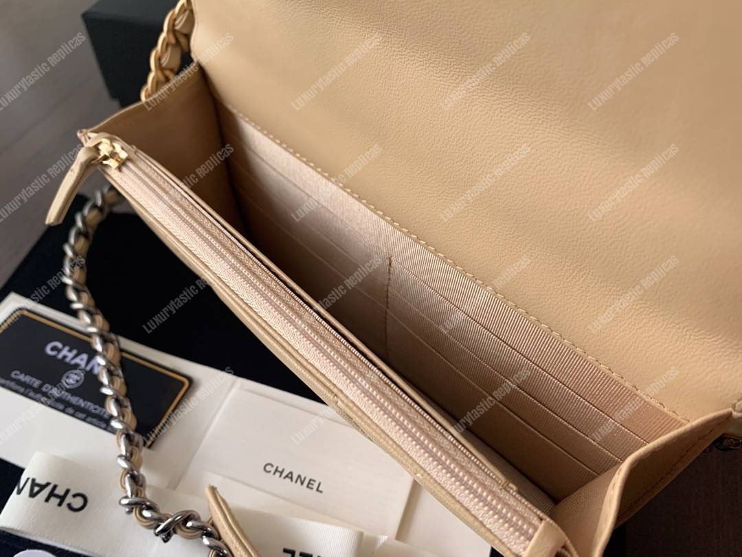 Ch*el 19 wallet on chain beige