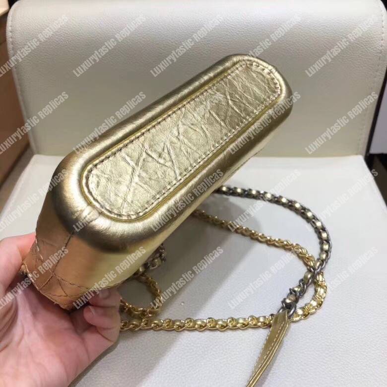 Ch*el clutch with chain diamond metallic