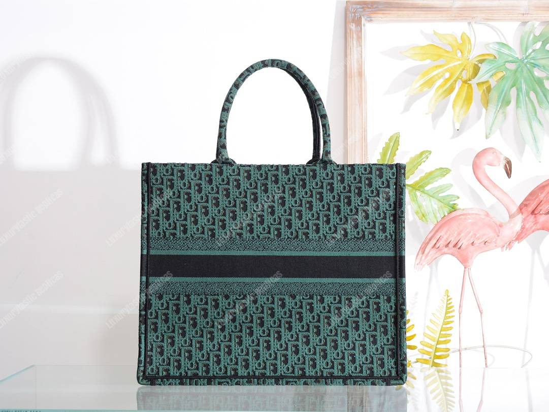 D*or book tote bag in embroidered canvas green black D*or oblique