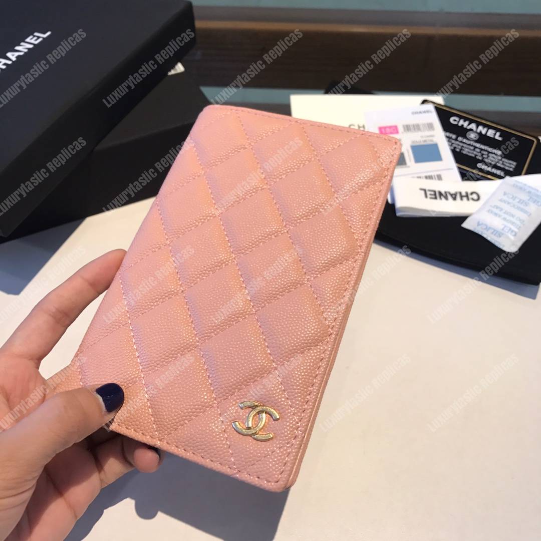 Classic Passport Holder Caviar Leather Pink