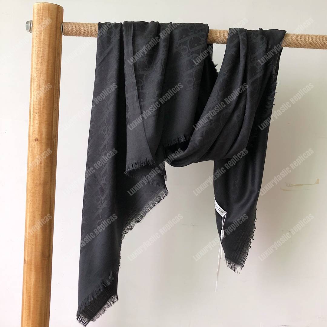 CD Black Oblique 140 Stole