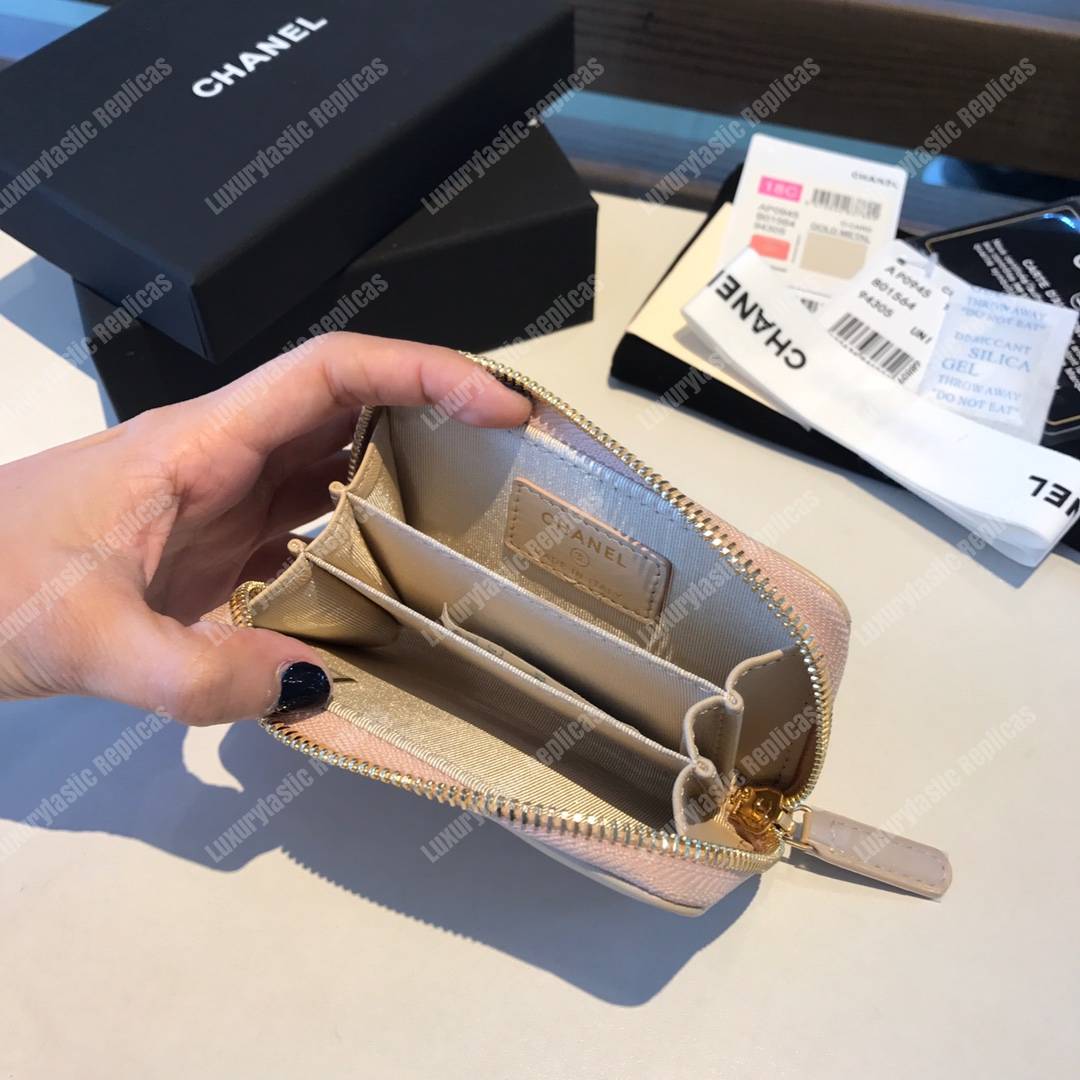 Ch*el 19 zipped coin purse light beige