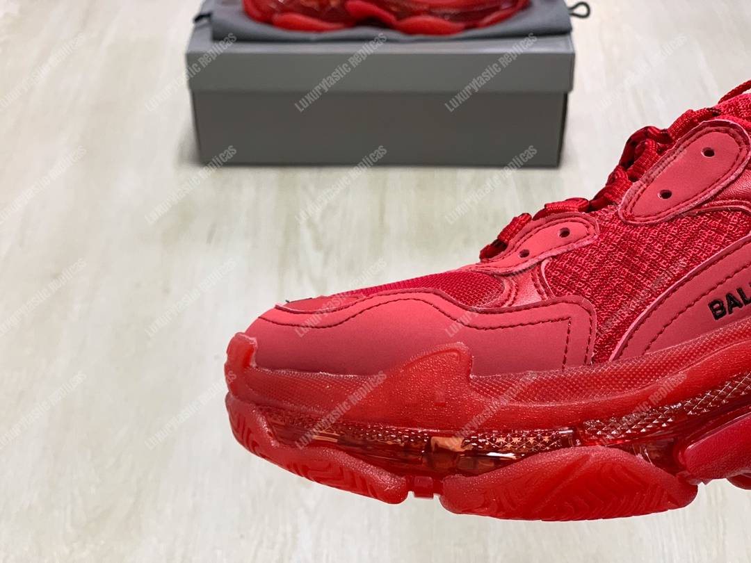 Ba*len*cia*ga triple s clear sole red