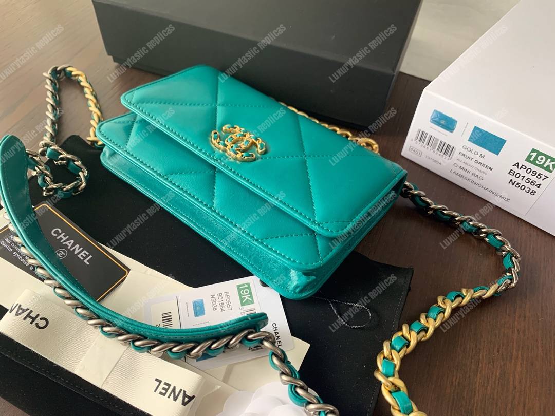 Ch*el 19 wallet on chain blue