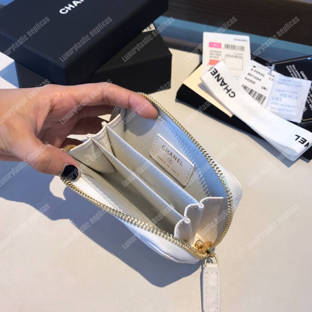 Ch*el 19 zipped coin purse white