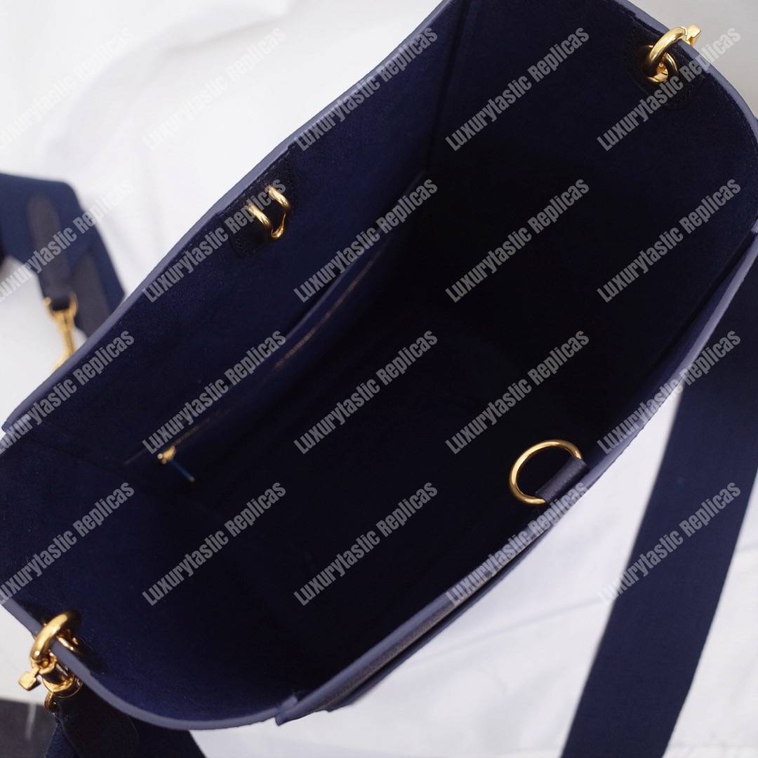 Ce**e sangle bucket bag in soft grained calfskin deep blue