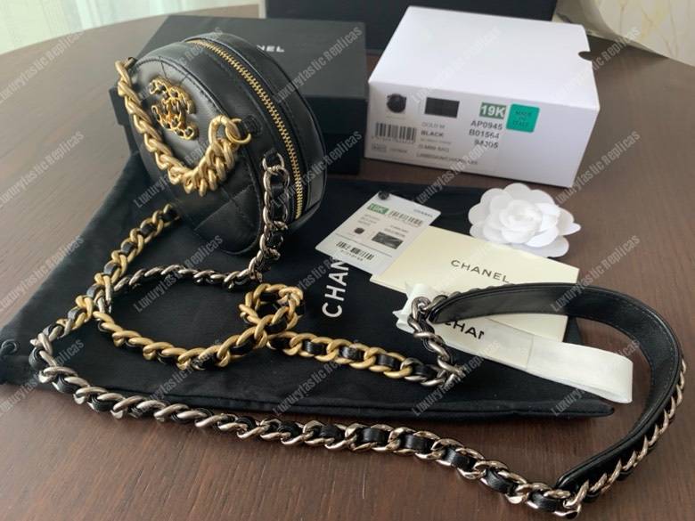 Ch*el 19 clutch with chain black