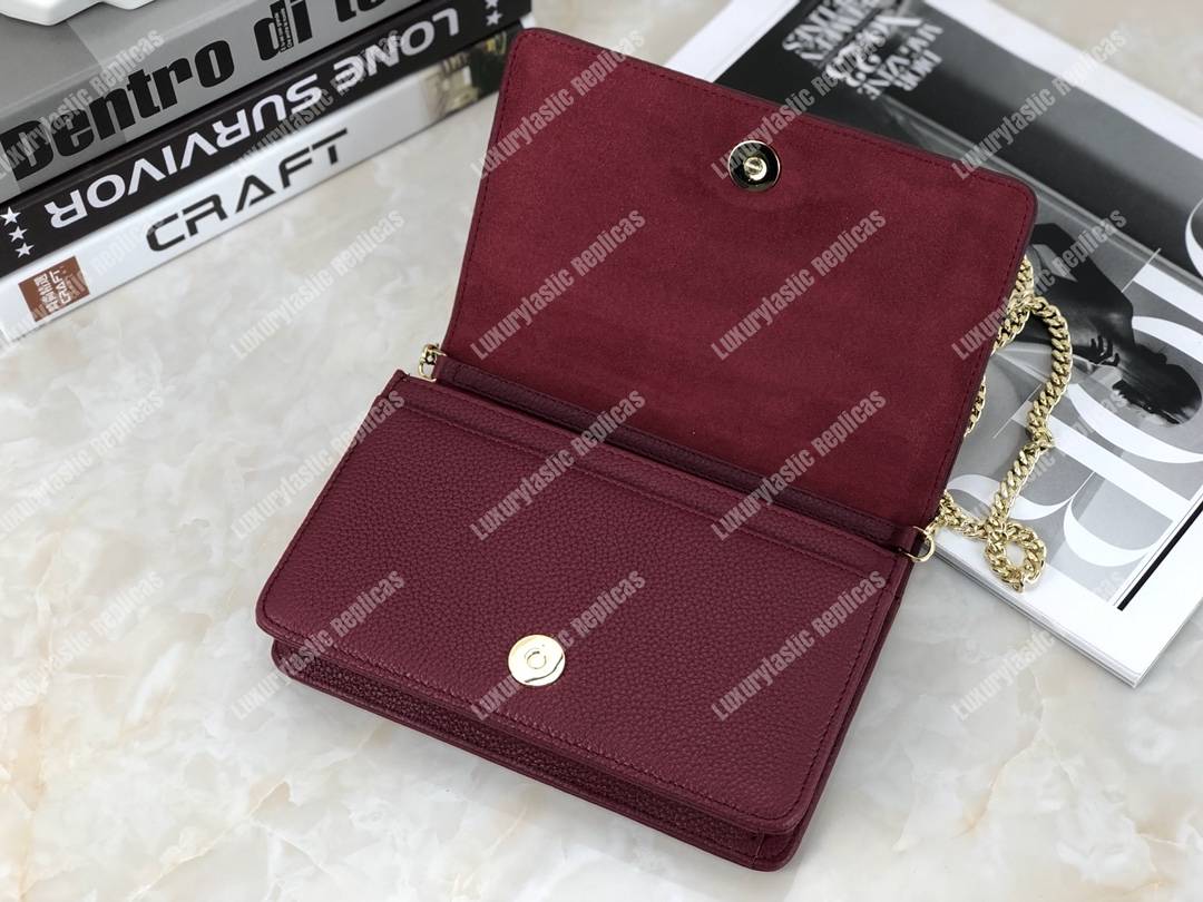 D*orama calfskin clutch red