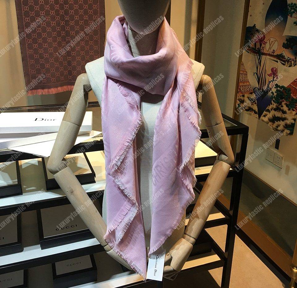 CD Oblique 140 Stole Pink