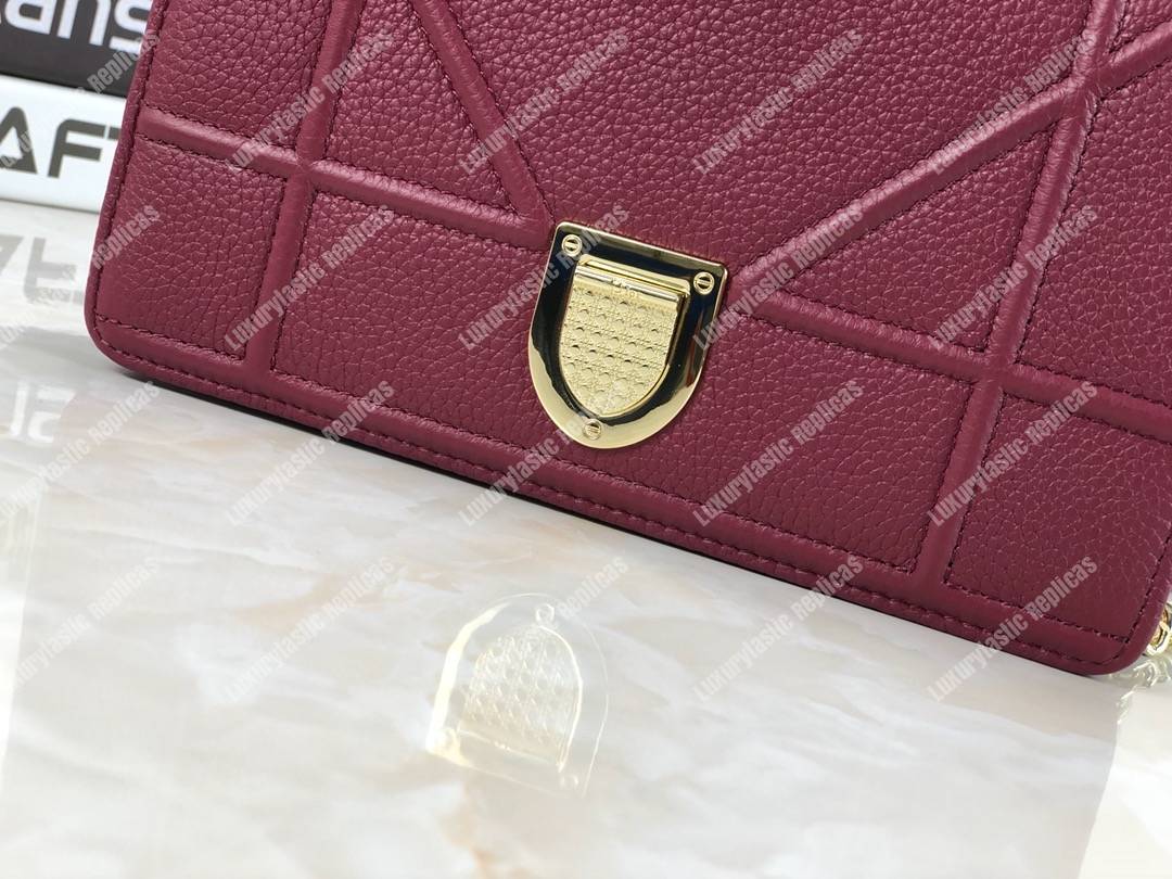 D*orama calfskin clutch red