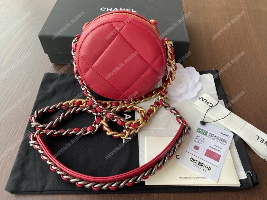Ch*el 19 clutch with chain red