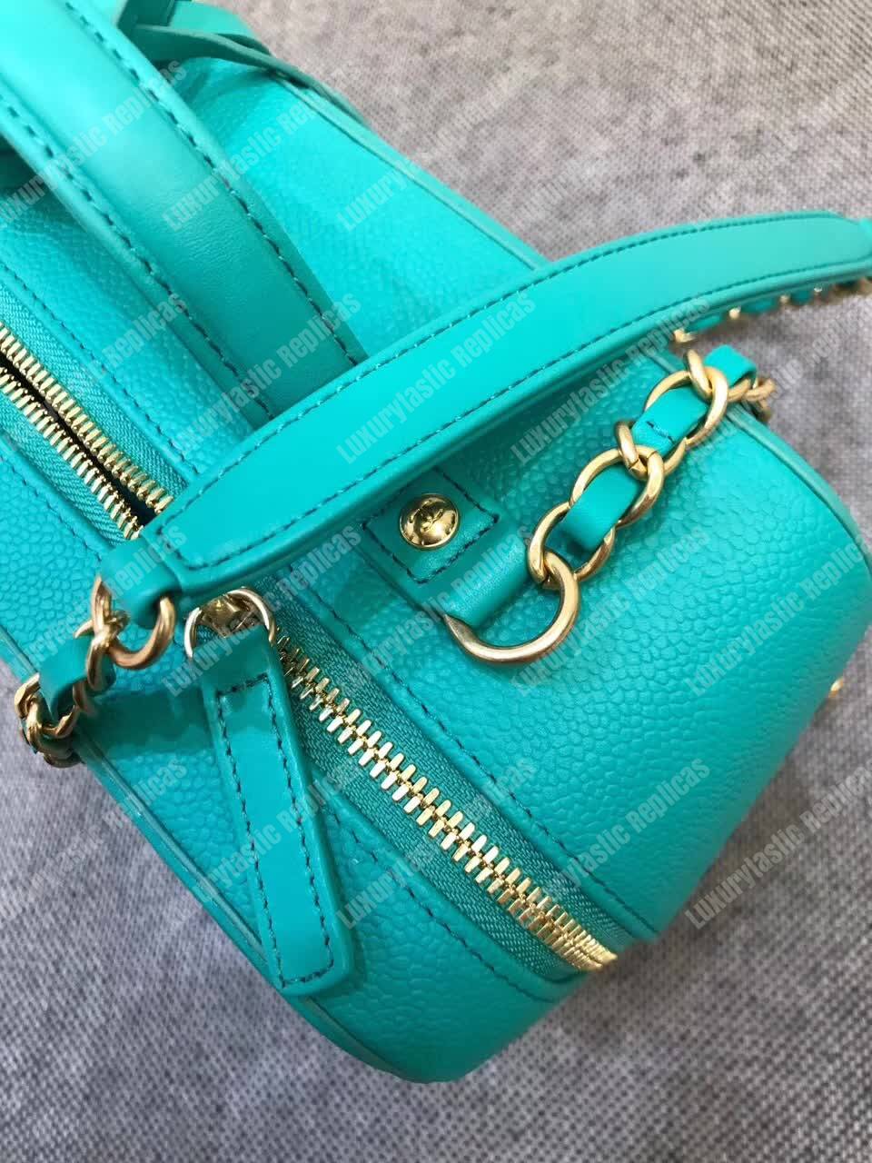 Ch*el large vanity case green