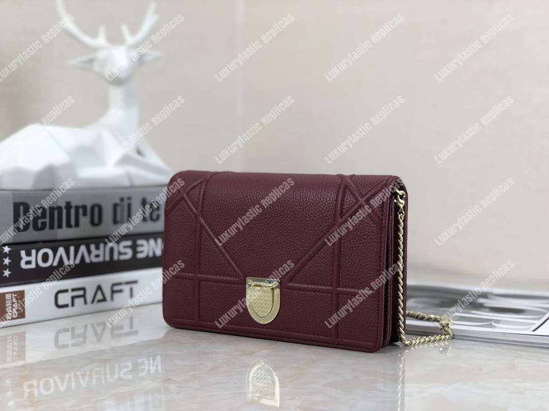 D*orama calfskin clutch red