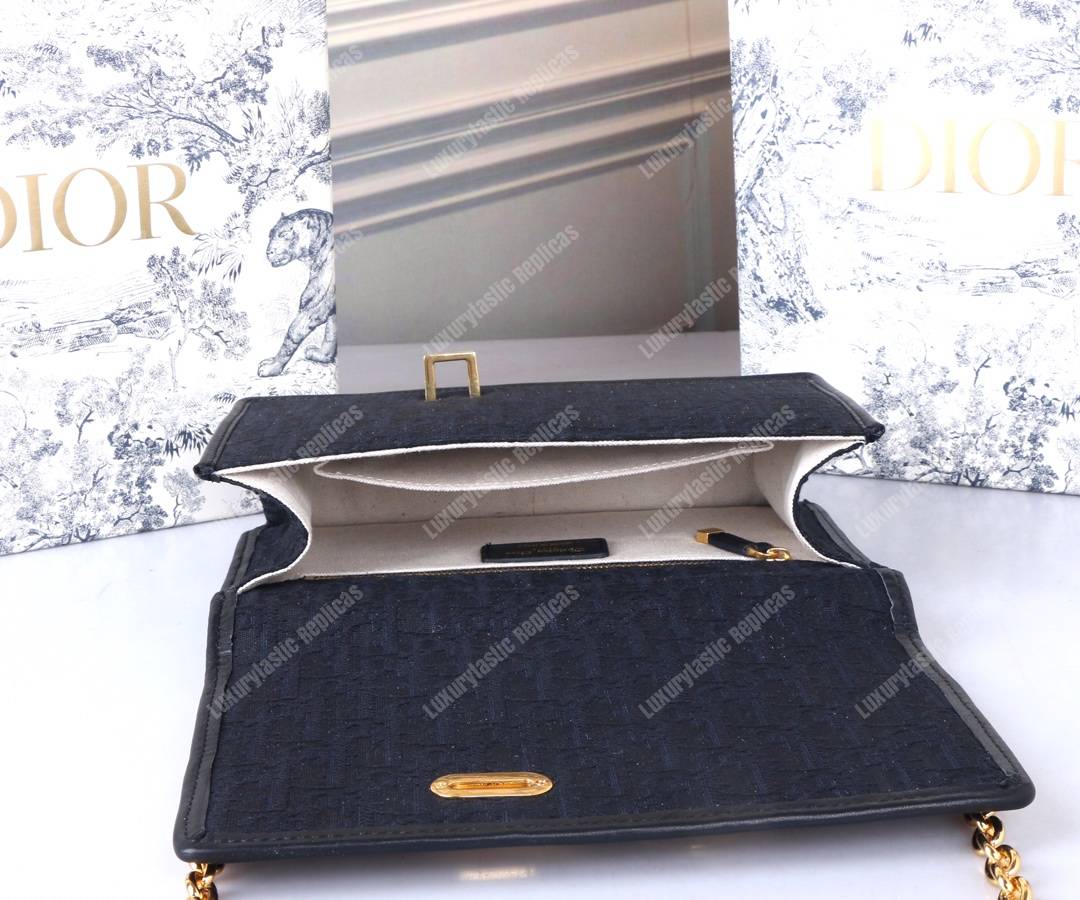 D*or wavy-effect 30 montaigne bag with chain black