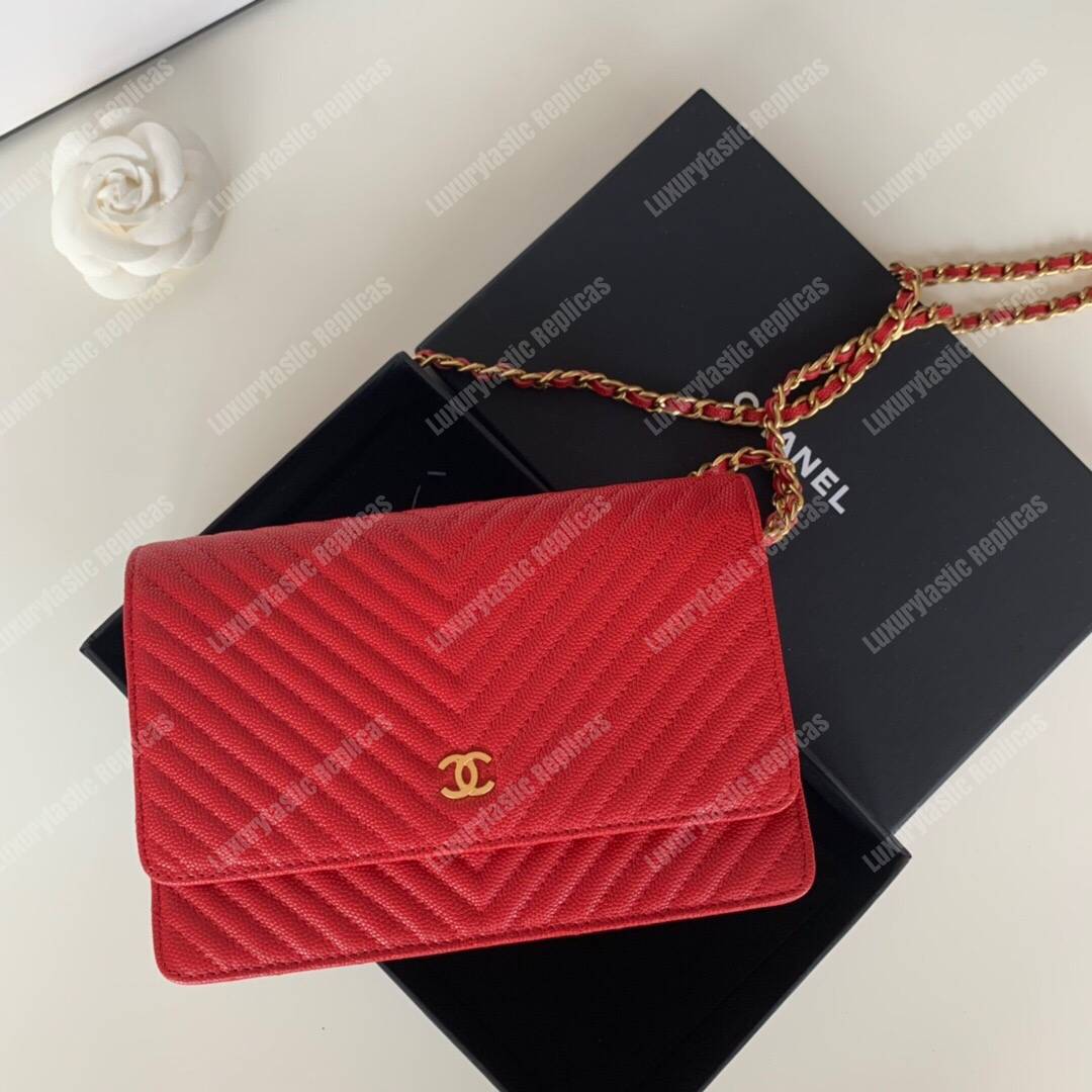 Ch*el wallet on chain red