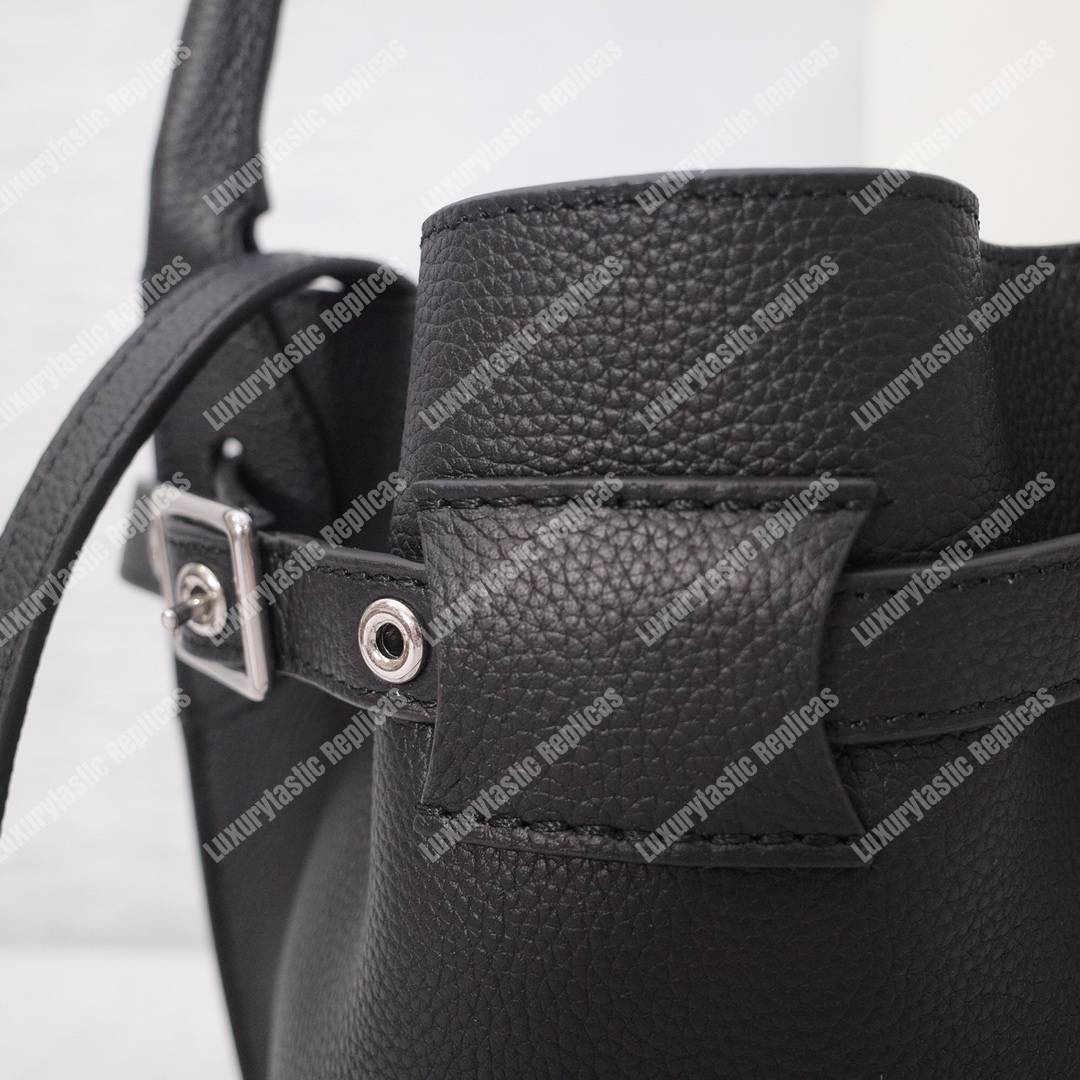 Ce**e big nano bucket in supple grained calfskin black