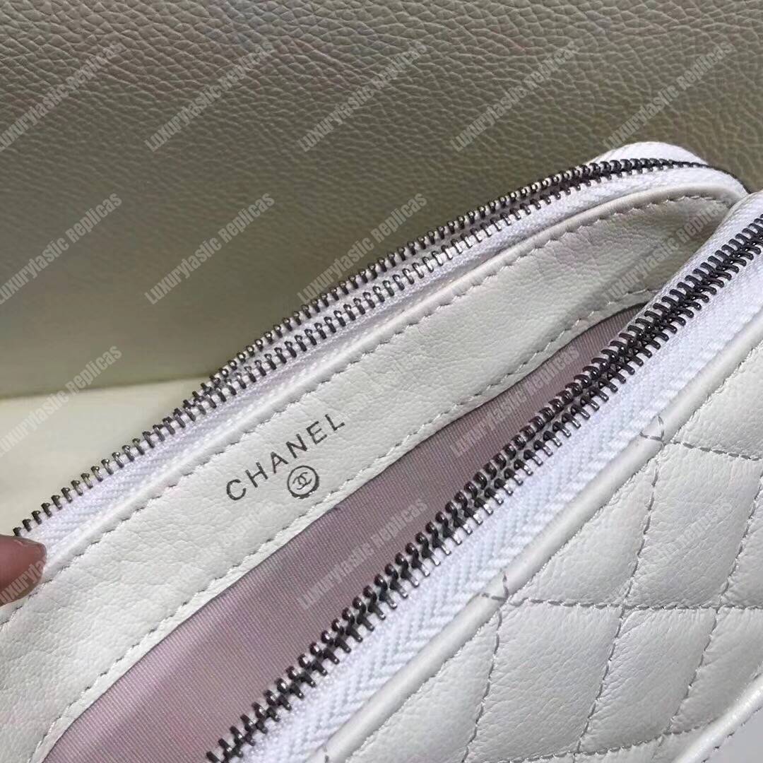 Ch*el clutch with chain white