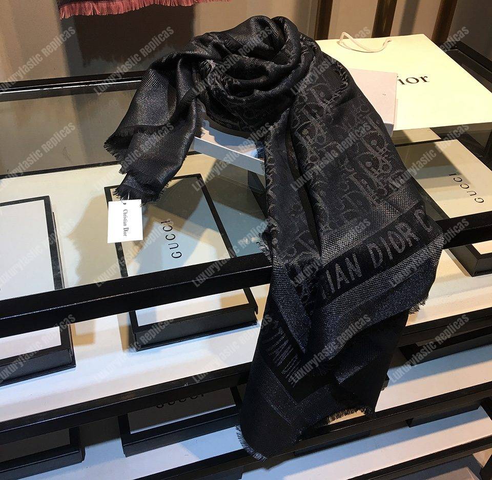 CD Oblique 140 Stole Black