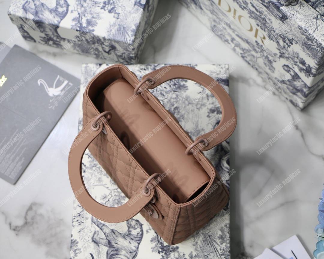 lady D*or ultra-matte medium bag pink