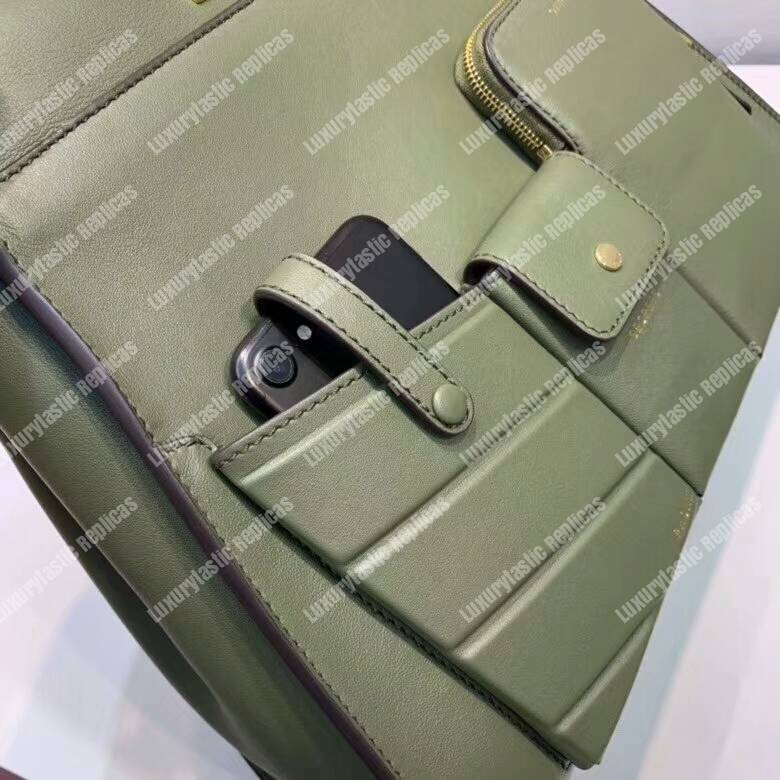 F**di peekaboo iconic medium green leather bag