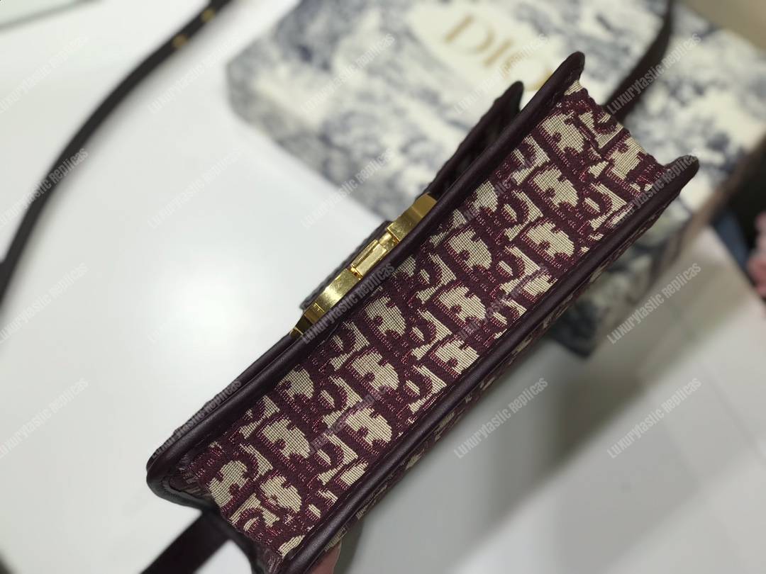 30 montaigne D*or oblique flap bag burgundy