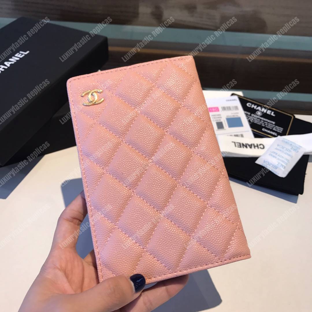 Classic Passport Holder Caviar Leather Pink