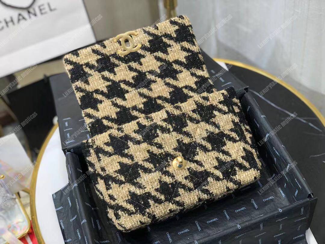 Ch*el 19 maxi flap bag tweed beige & black