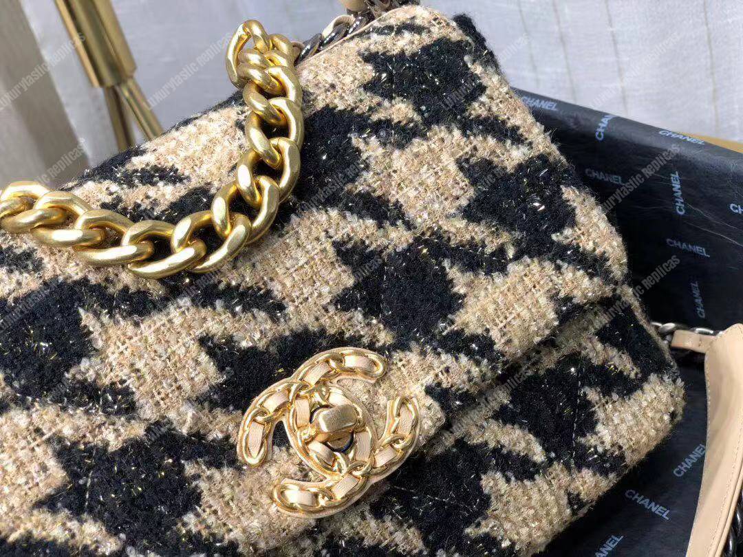 Ch*el 19 maxi flap bag tweed beige & black