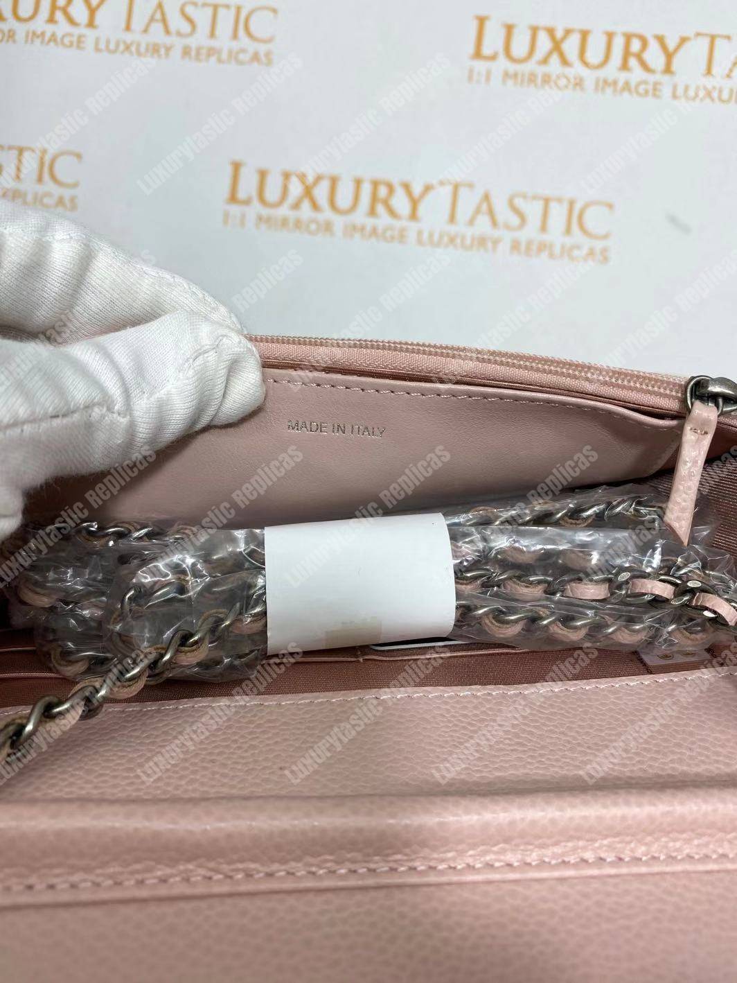 Ch*el le boy wallet on chain – woc light pink caviar silver-toned