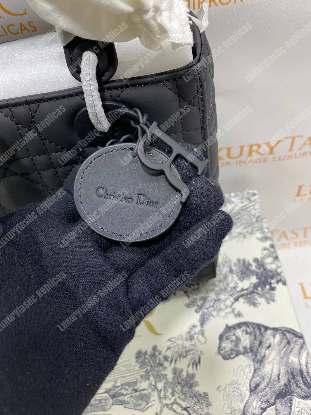 lady D*or ultra-matte medium bag black