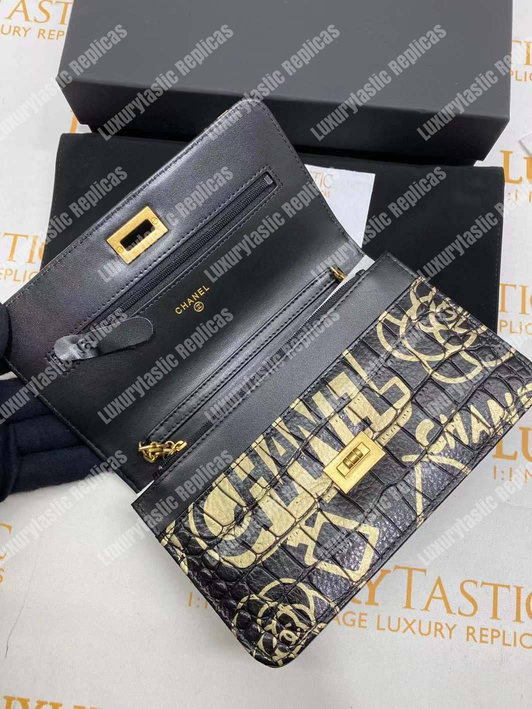 Ch*el wallet on chain – woc crocodile-embossed print gold-toned