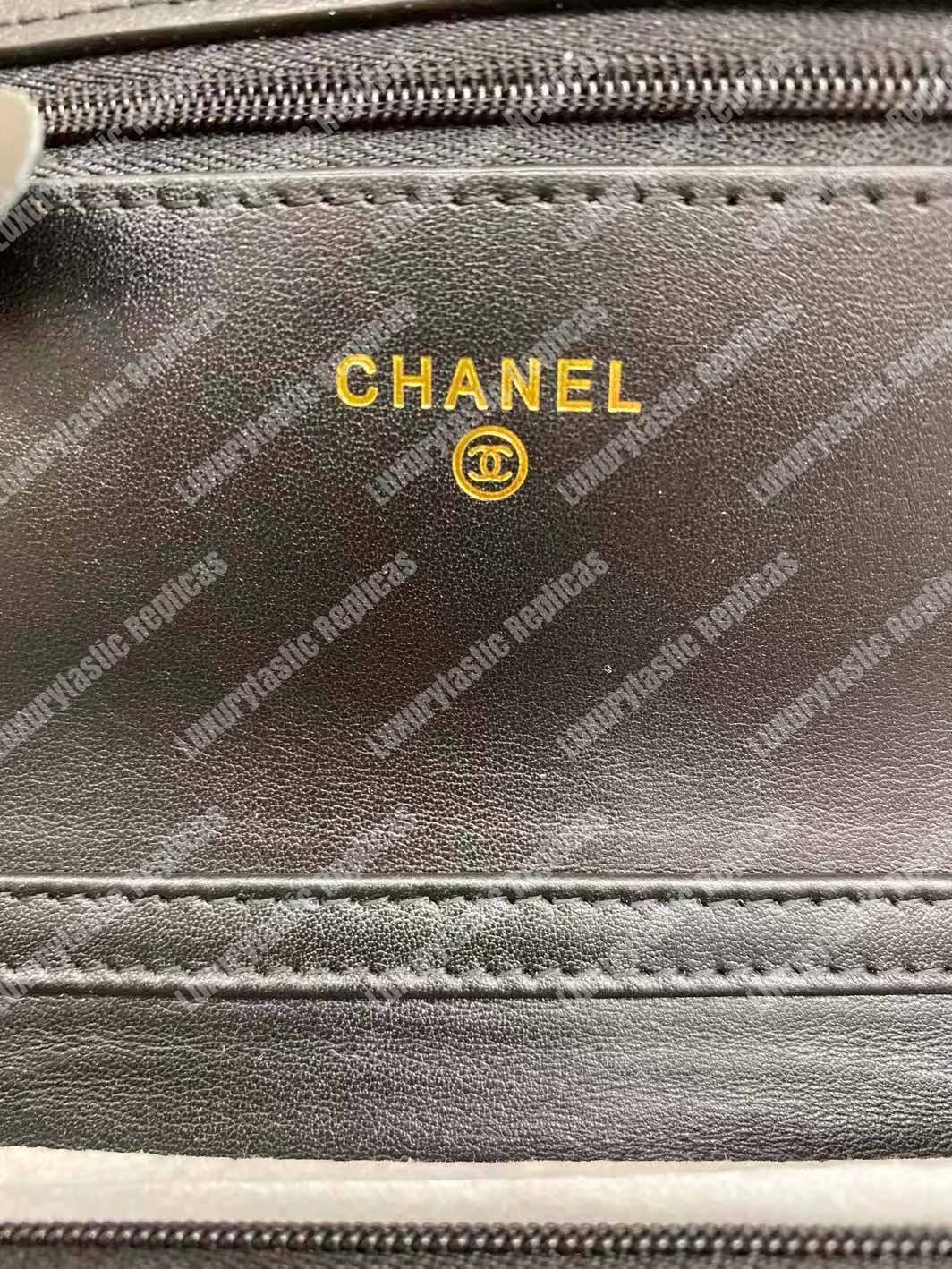 Ch*el wallet on chain – woc crocodile-embossed print gold-toned