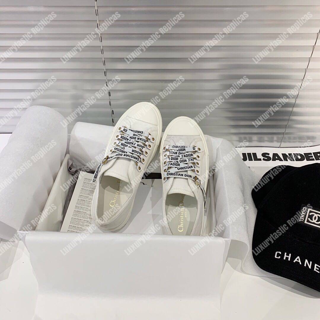 D*or walk’n’D*or low-top sneaker in white canvas