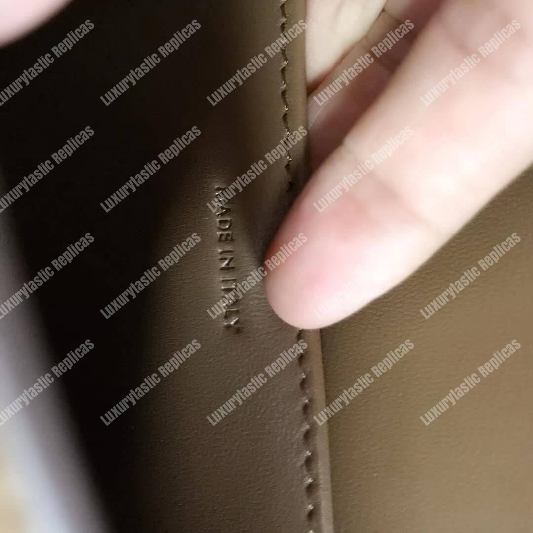 Ce**e teen classic bag in box calfskin brown