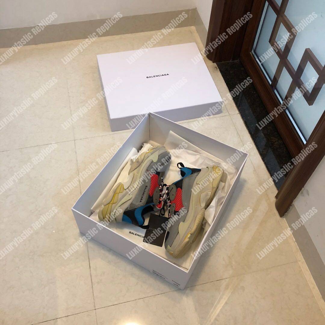 Ba*len*cia*ga triple s sneaker blue / gris / red / black