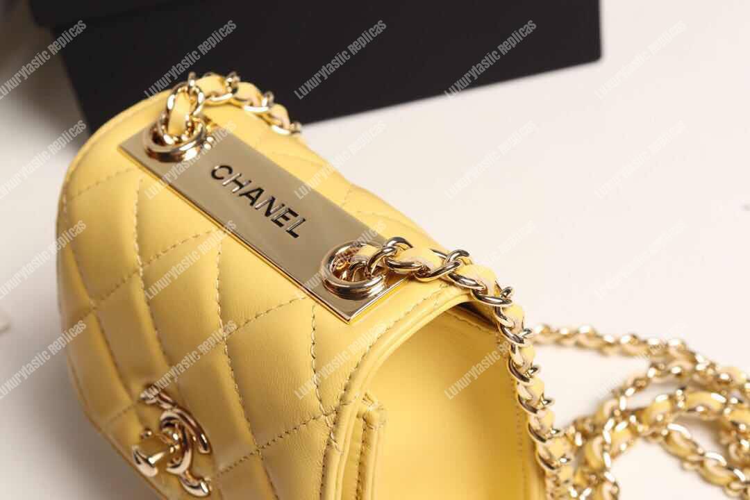 Ch*el clutch with chain yellow