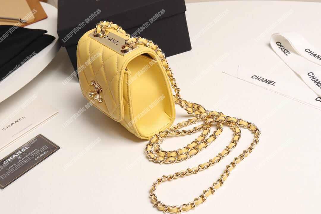 Ch*el clutch with chain yellow