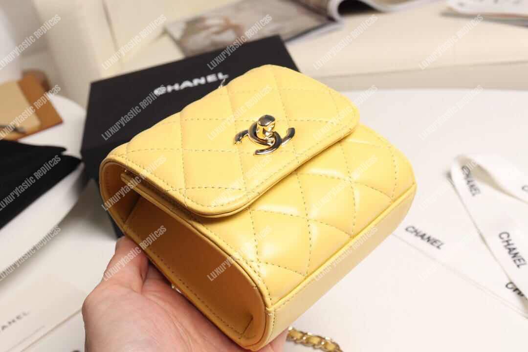 Ch*el clutch with chain yellow