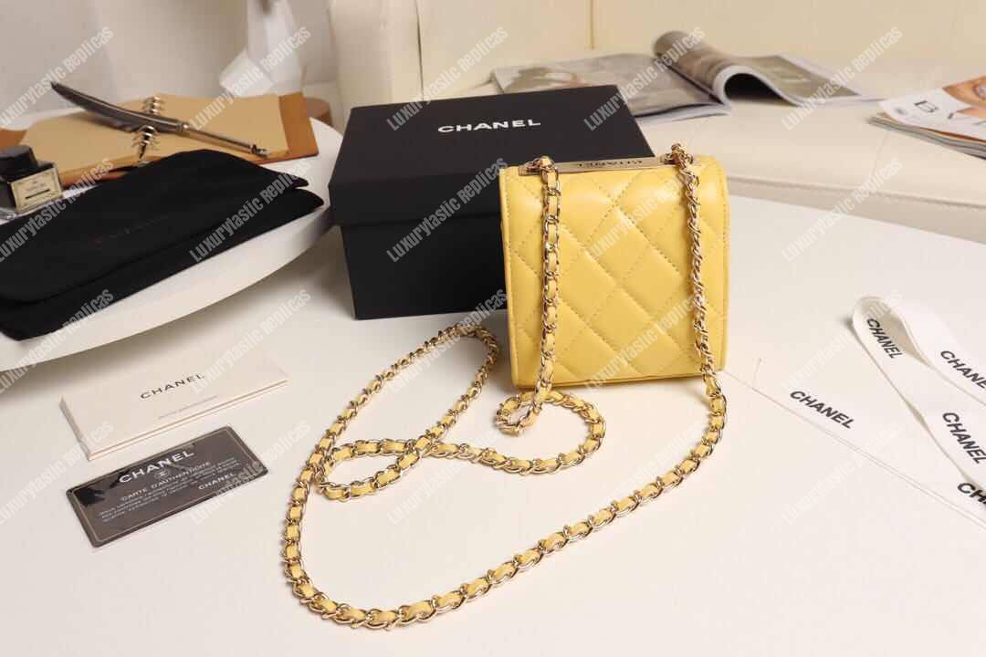 Ch*el clutch with chain yellow